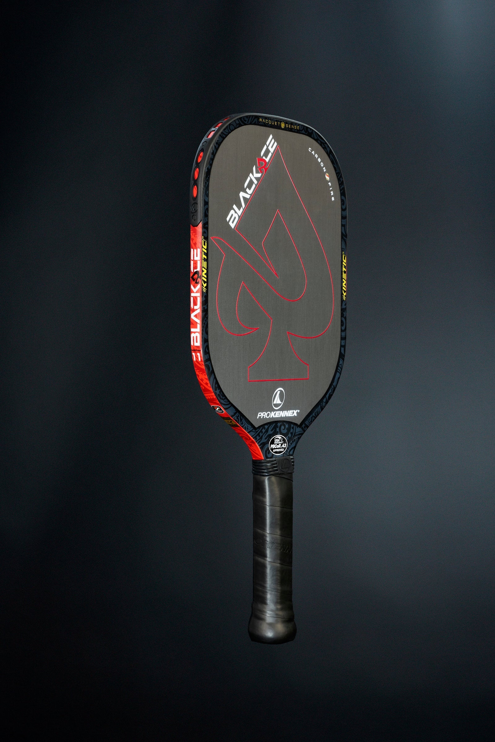 ProKennex Black Ace Avenger 11｜11mm 超薄型空氣動力球拍（Kinetic 專利防護、極致攻速、T700 原生碳纖維）