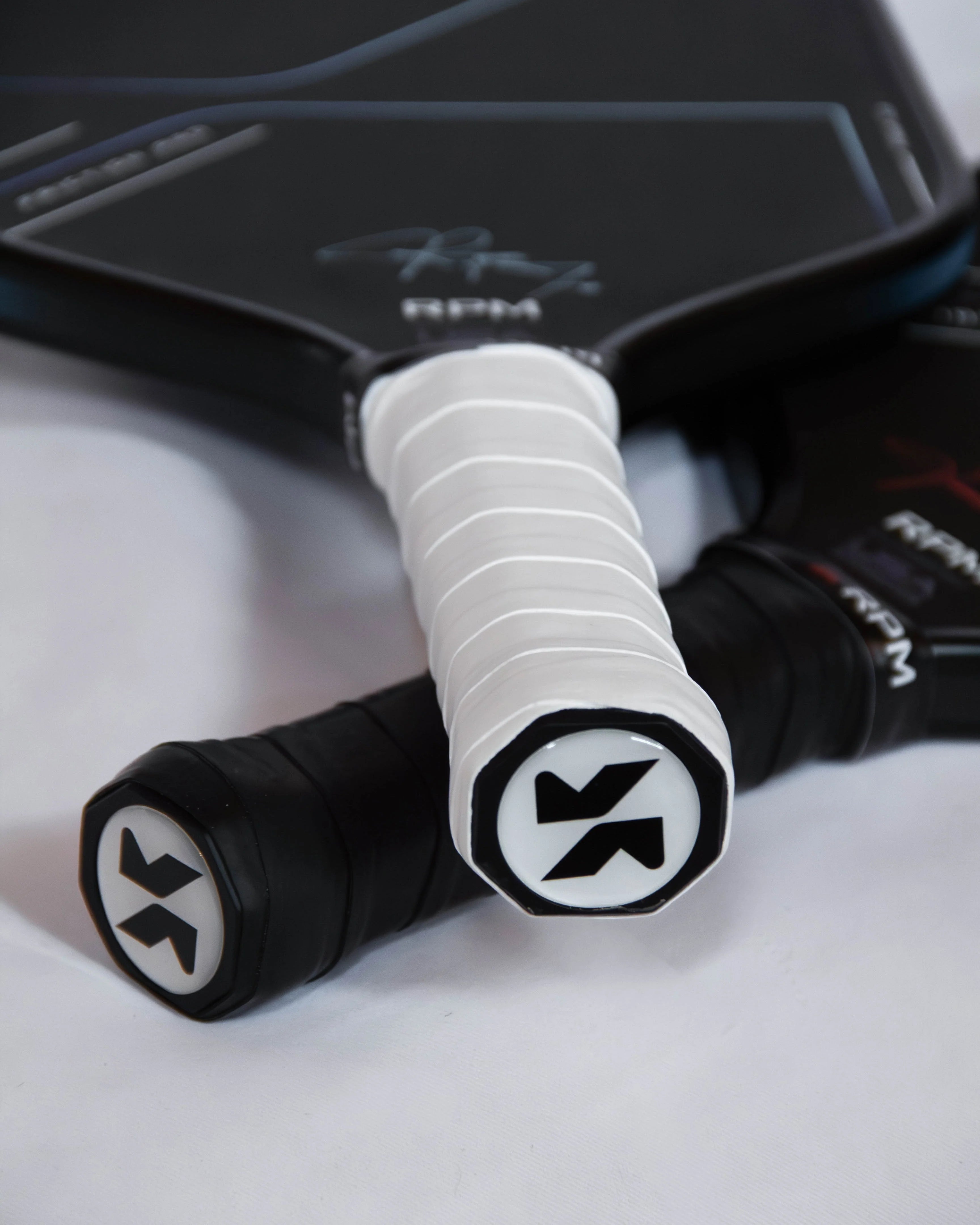 RPM Pro Performance Overgrip 4入裝｜專業級匹克球握把布（黑白雙色、DRY 乾爽 / TACKY 黏感兩款任選）